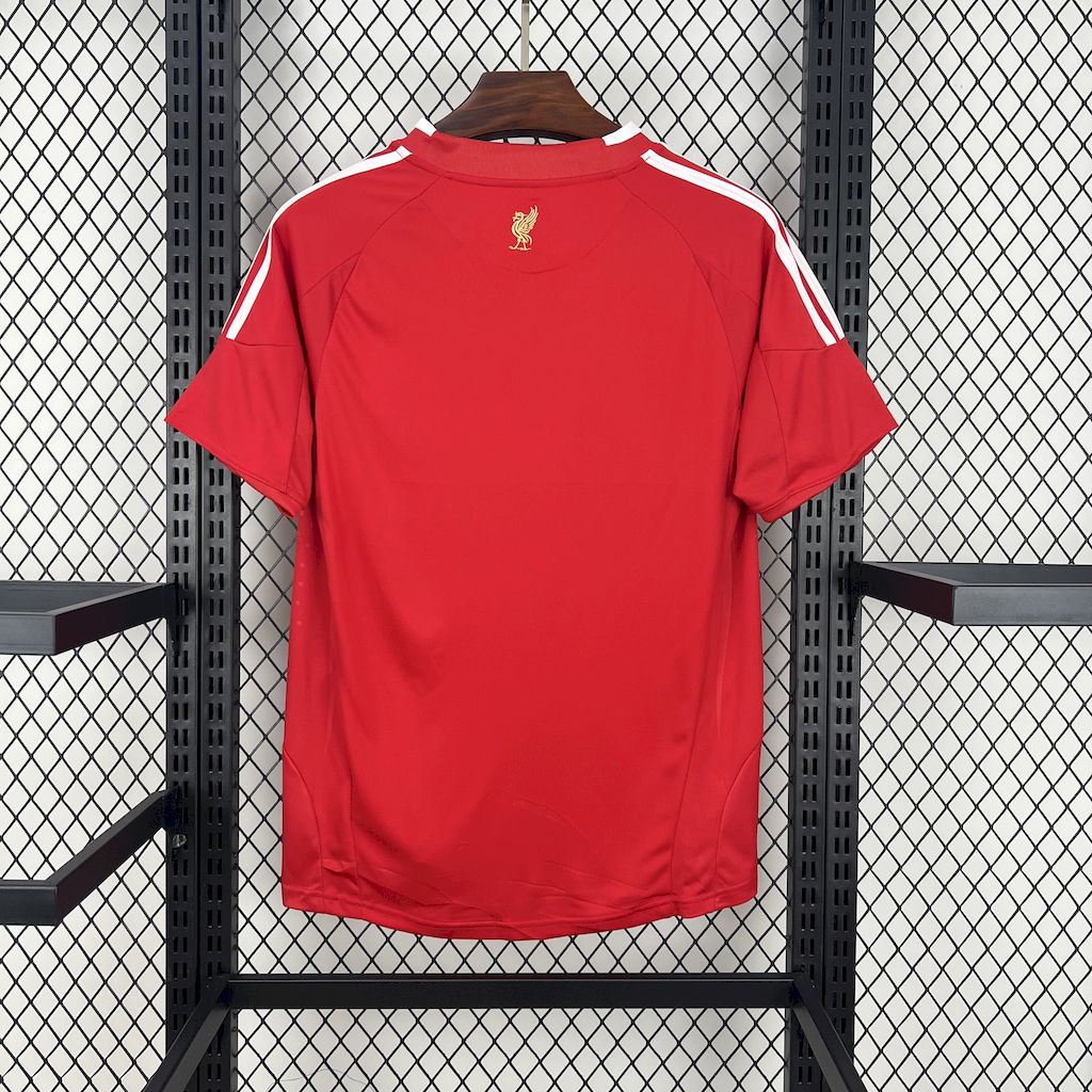 Liverpool. Camiseta local 2008-2010