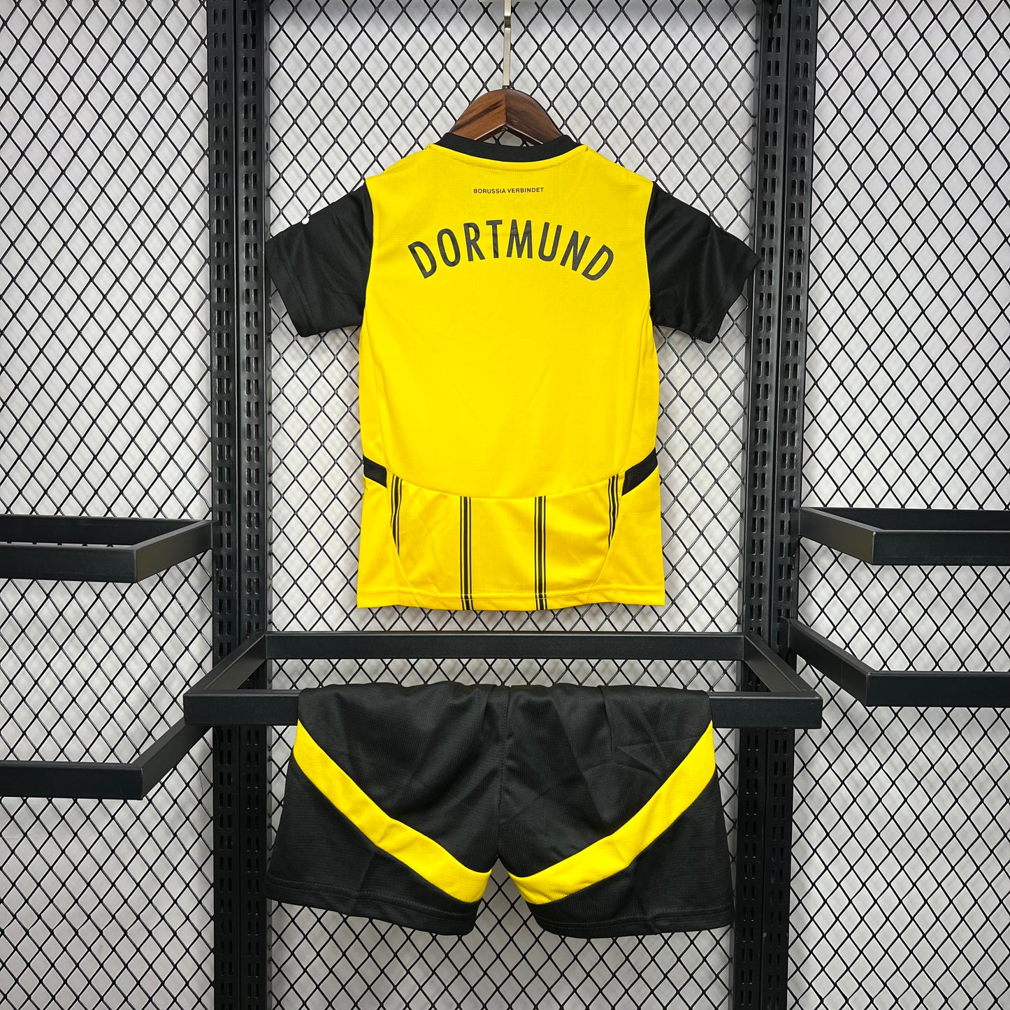 Borussia Dortmund. Kit Niño local 2024-2025
