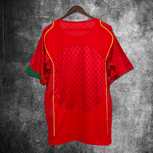 Selección de Portugal. Camiseta local 2004