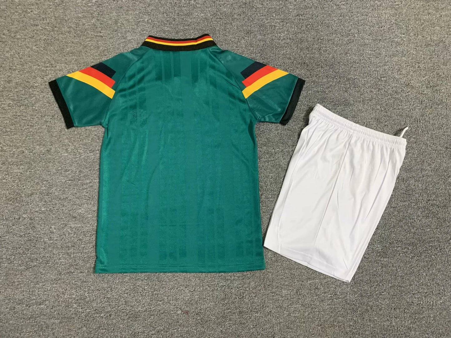 Selección de Alemania. Kit Niño visitante 1992