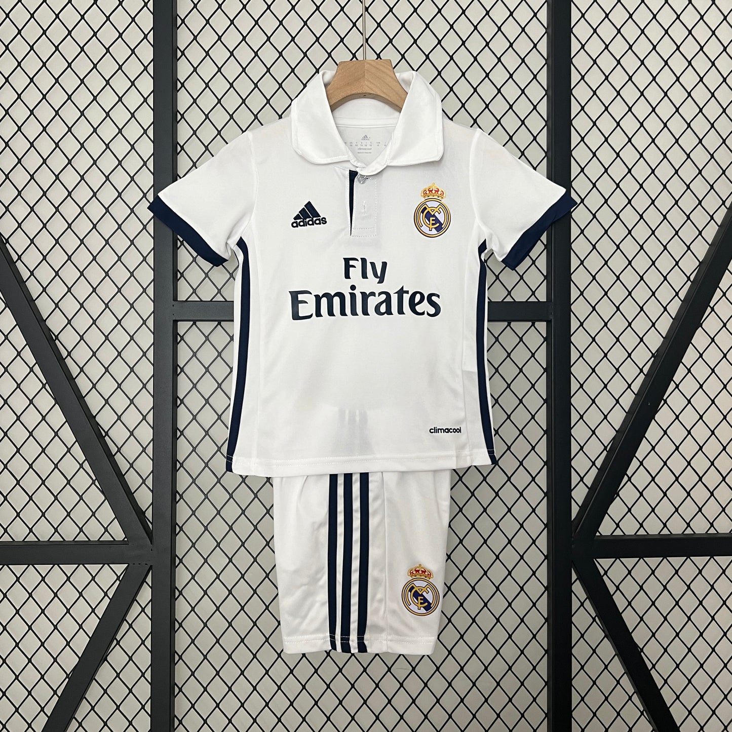 Real Madrid. Kit local 2016-2017