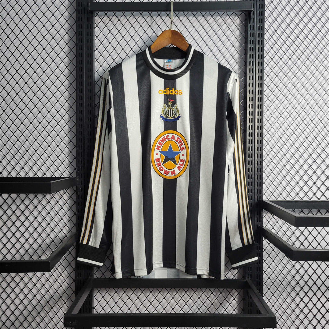 Newcastle. Camiseta local 1997-1999