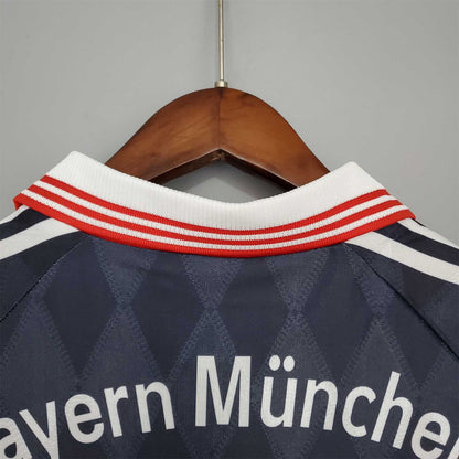Bayern Munich. Camiseta local 1997-1999