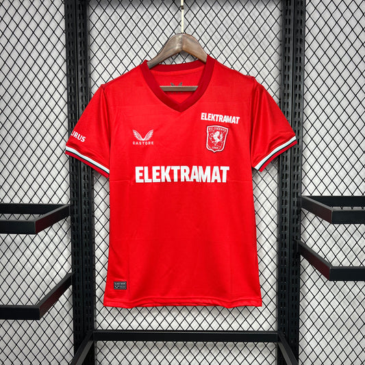 F.C. Twente. Camiseta local 2024-2025