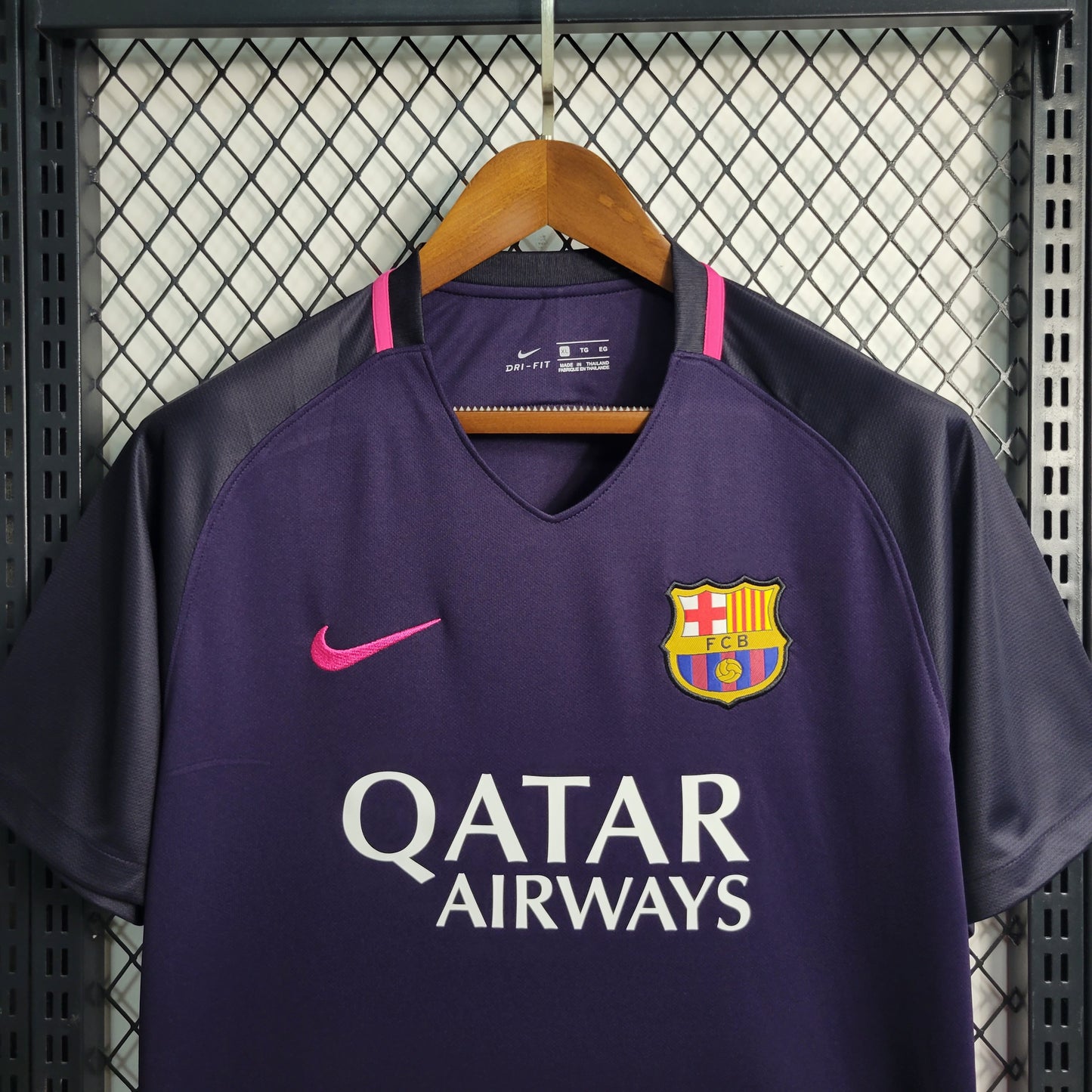 FC Barcelona. Camiseta visitante 2016-2017