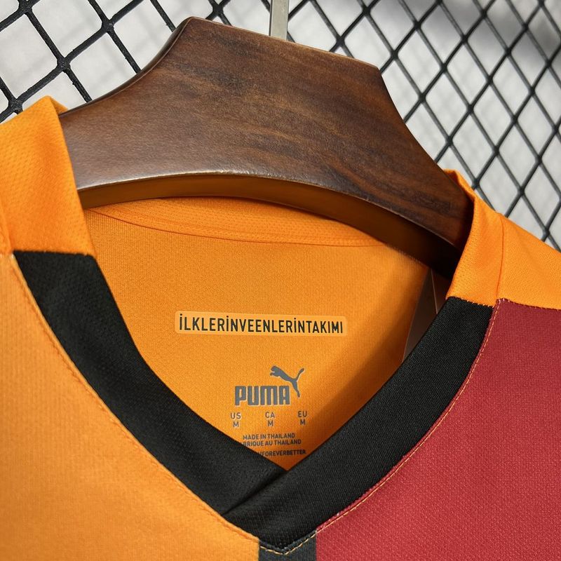 Galatasaray. Camiseta local 2024-2025