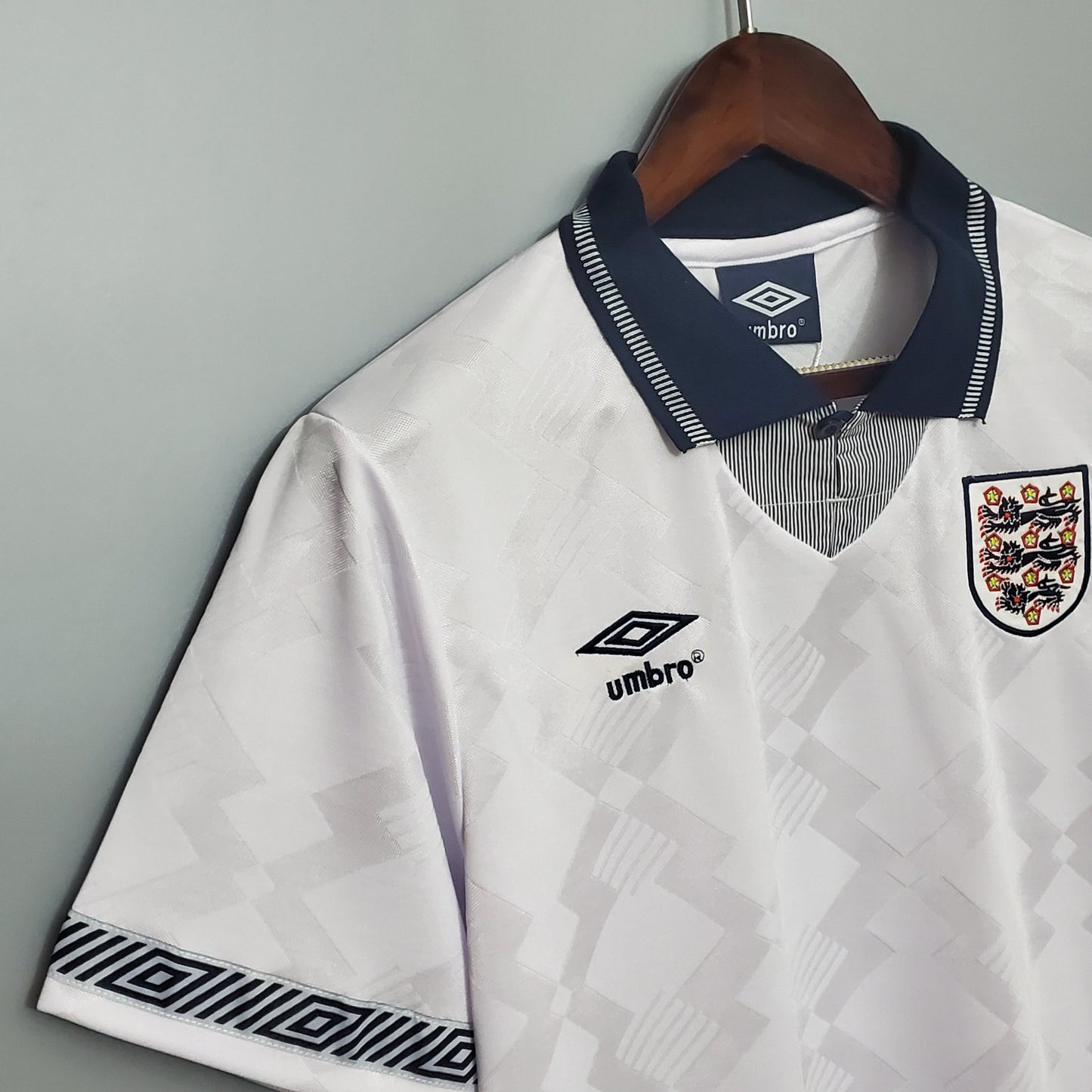 Selección de Inglaterra. Camiseta local 1990