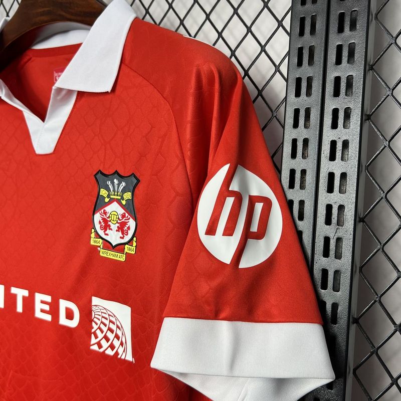 Wrexham. Camiseta local 2024-2025