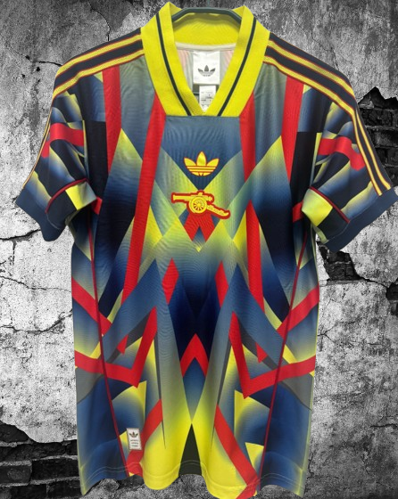 Arsenal. Camiseta Colorful Training Jersey