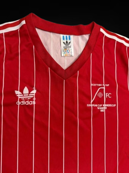 Aberdeen. Camiseta local 1982-1983