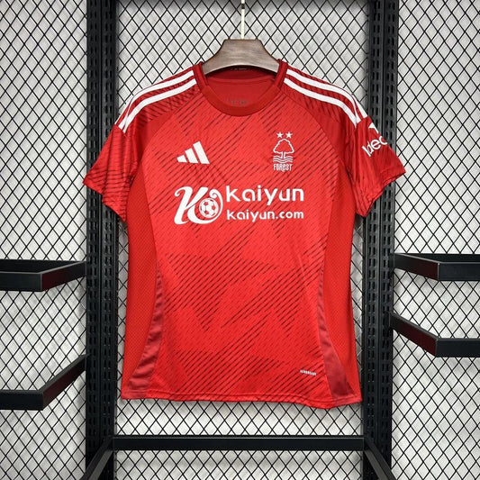 Nottingham Forest. Camiseta local 2024-2025