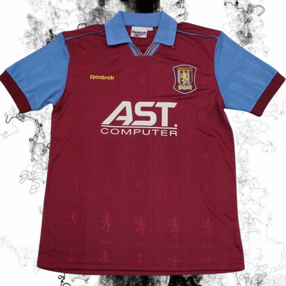 Aston Villa. Camiseta local 1995-1997