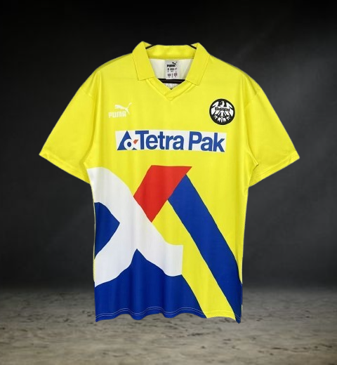 Eintracht Frankfurt. Camiseta visitante 1993-1996
