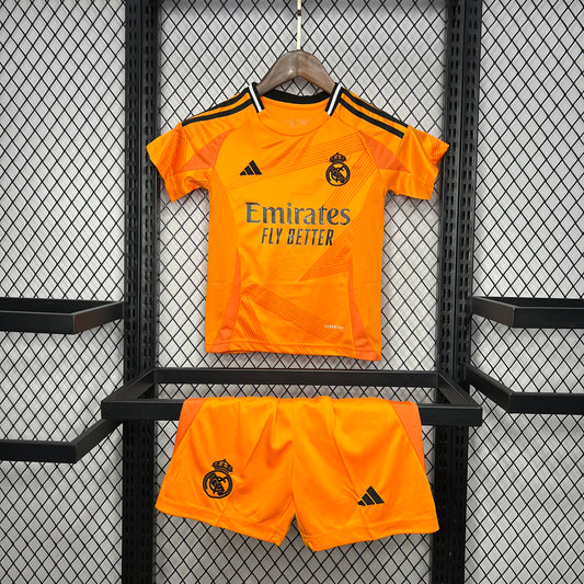 Real Madrid. Kit visitante 2024-2025