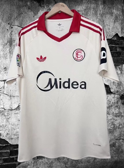 Sevilla. Camiseta local 2025-2026 RETRO