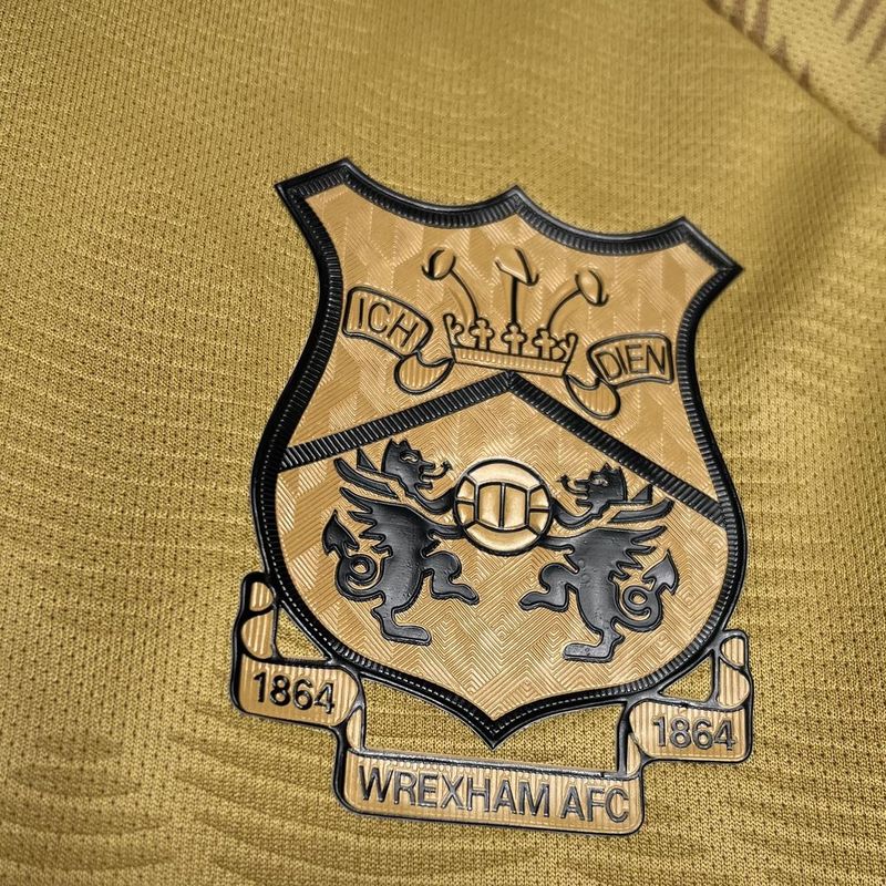 Wrexham. Tercera camiseta 2024-2025