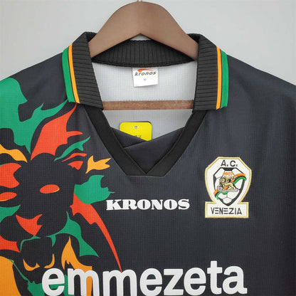 Venezia. Camiseta local 1997-1998