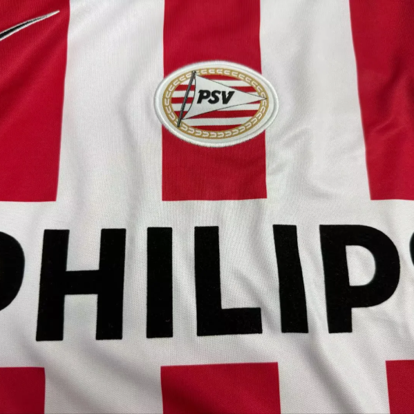 PSV Eindhoven. Camiseta local 2004-2005