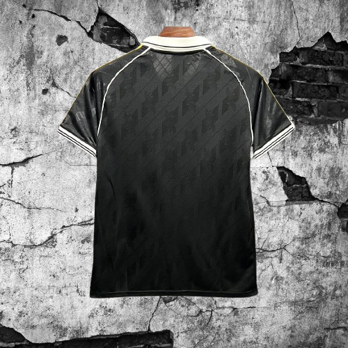 Real Madrid. Camiseta Retro Model Black