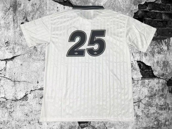 OASIS Tour. White/Black Special Edition