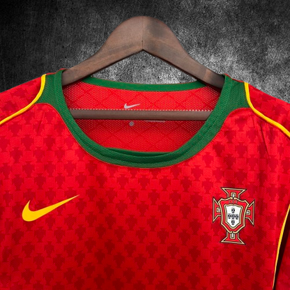 Selección de Portugal. Camiseta local 2004