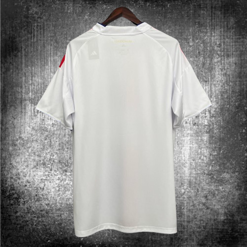 Lyon. Camiseta local 2025-2026