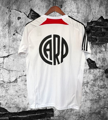 River Plate. Polera entrenamiento 2025