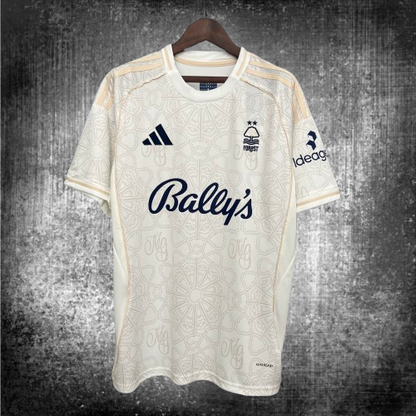 Nottingham Forest. Camiseta visitante 2025-2026