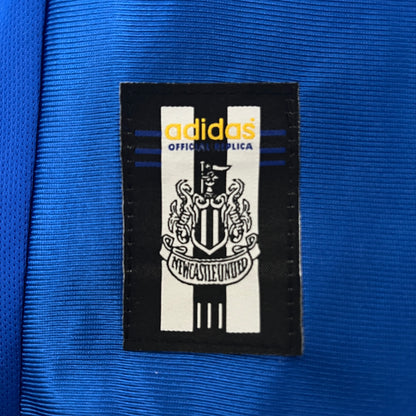 Newcastle. Camiseta visitante 1998-1999