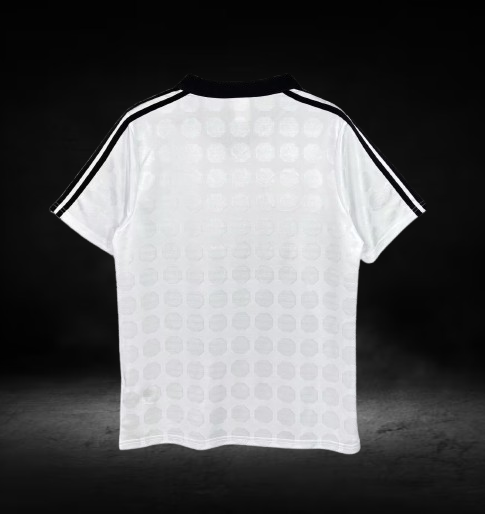 Besiktas. Camiseta local 1990-1991