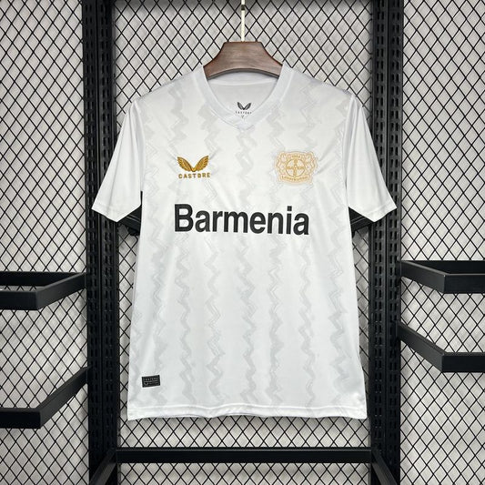 Bayer Leverkusen. Camiseta visitante 2024-2025