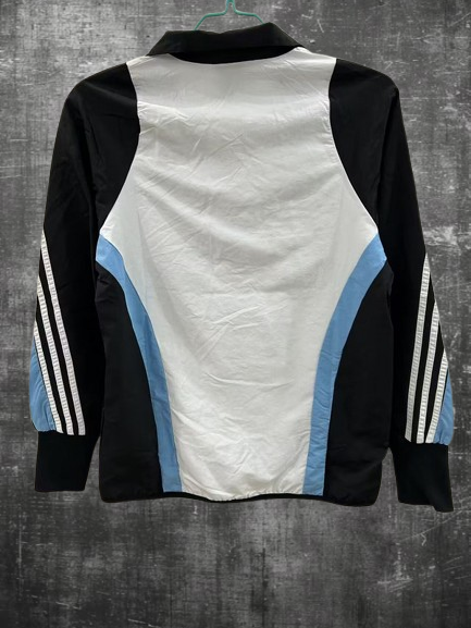 Real Madrid. Cortaviento Retro