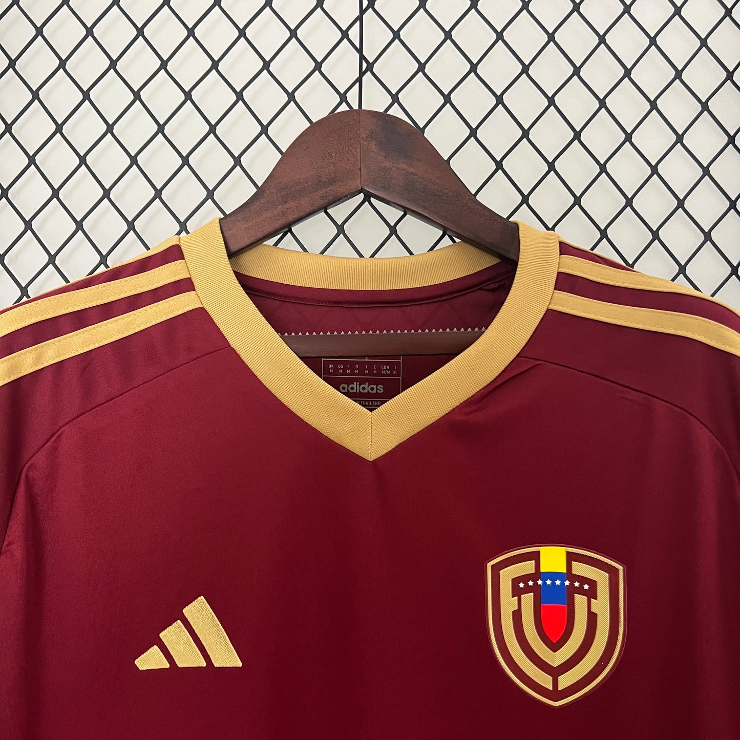 Selección de Venezuela. Camiseta local 2024