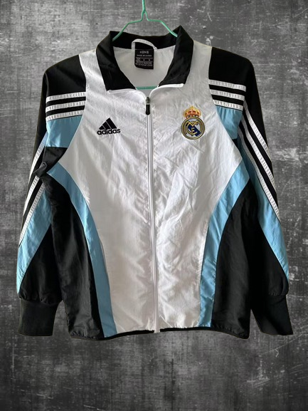 Real Madrid. Cortaviento Retro