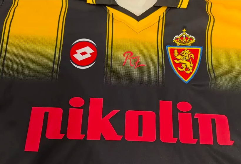 Real Zaragoza. Camiseta visitante 2003-2004