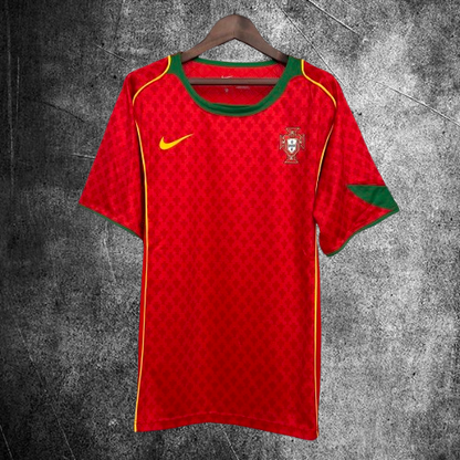 Selección de Portugal. Camiseta local 2004