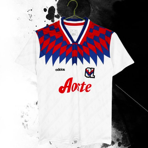 Lyon. Camiseta local 1995-1996