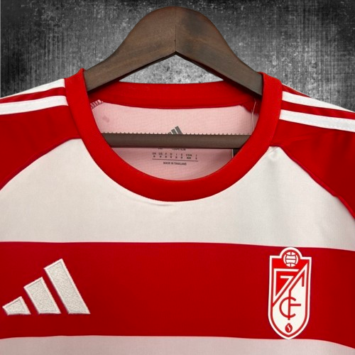Granada. Camiseta local 2025-2026