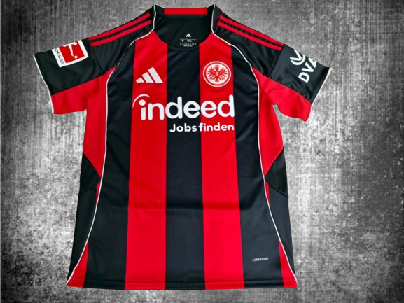 Frankfurt. Camiseta local 2025-2026