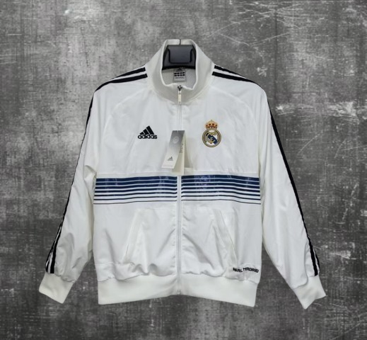 Real Madrid. Cortaviento Retro