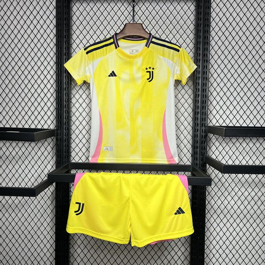 Juventus. Kit visitante 2024-2025