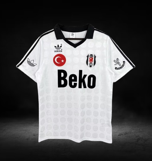 Besiktas. Camiseta local 1990-1991