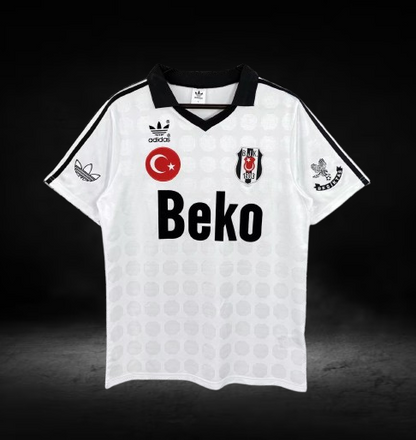 Besiktas. Camiseta local 1990-1991