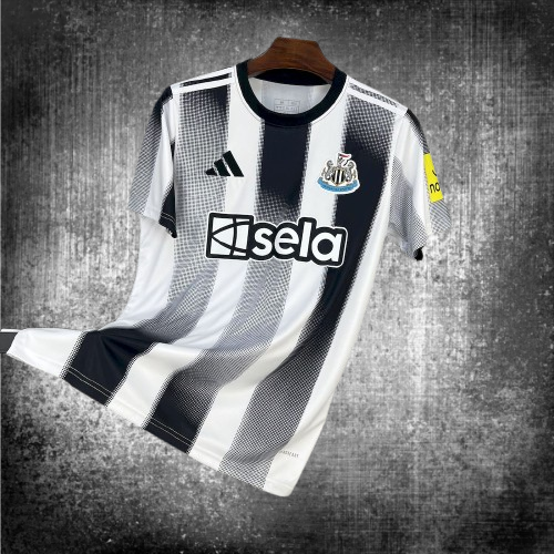 Newcastle United. Camiseta local 2025-2026