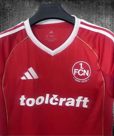 FC Nürnberg. Tercera camiseta 2025-2026