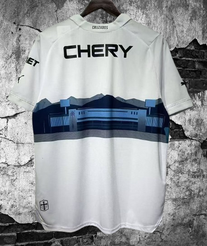Universidad Católica. Camiseta Edición Especial 2025