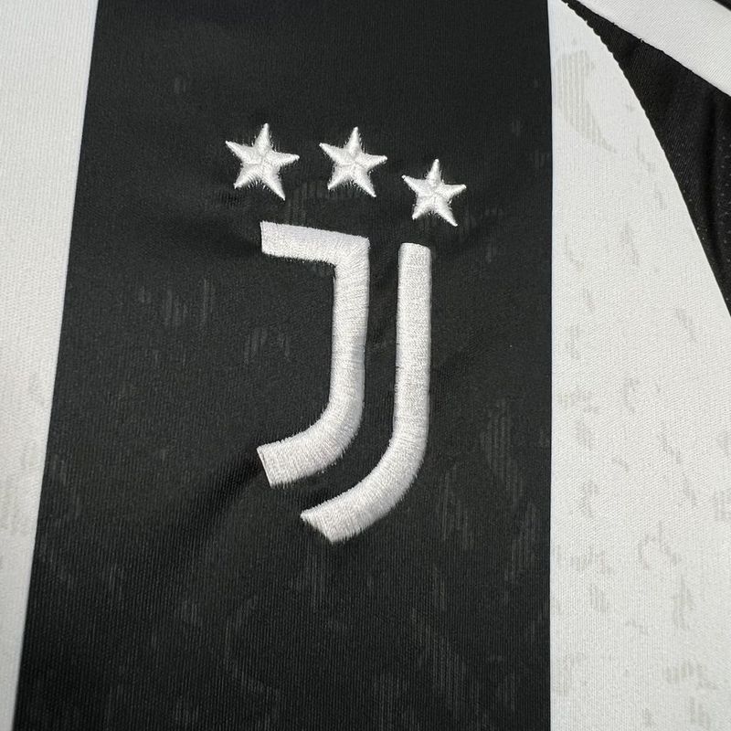 Juventus. Camiseta local 2024-2025