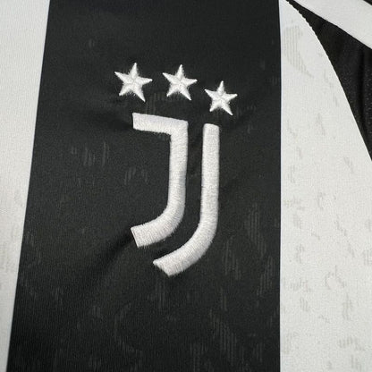 Juventus. Camiseta local 2024-2025