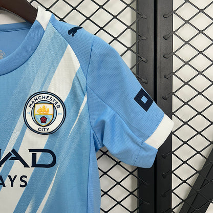 Manchester City. Kit Niño local 2025-2026