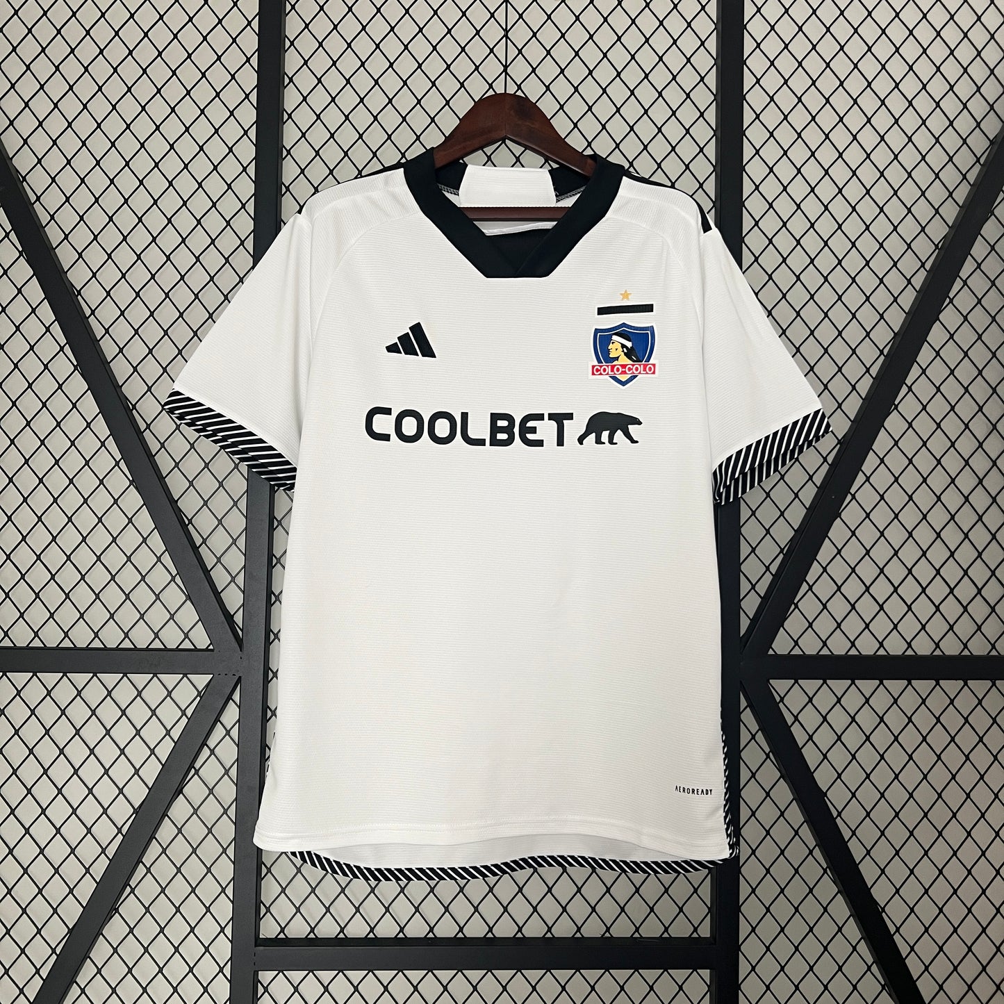 Colo Colo. Camiseta local 2024